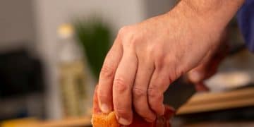 Mindestlohn Deutschland 2025: Wer profitiert von der Erhöhung? - Cover Image